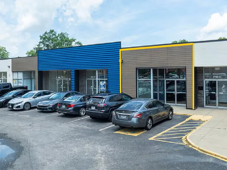 2101 Main St E — Photo 1