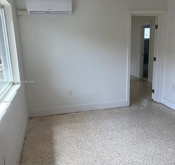 1811 NW 19th Ter #5 — Photo 3