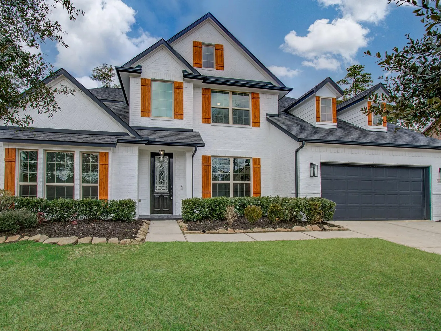 5 bed, 4.5 bath, 3909 sqft, $5,000 — Photo 4