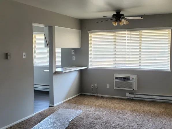 8713 Sieloff Dr APT F, Hazelwood, MO 63042