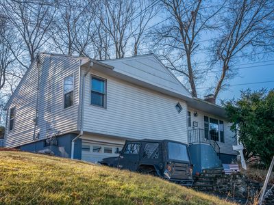 911 Bunker Hill Avenue, Waterbury, CT, 06708