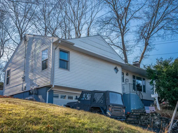 911 Bunker Hill Avenue, Waterbury, CT 06708