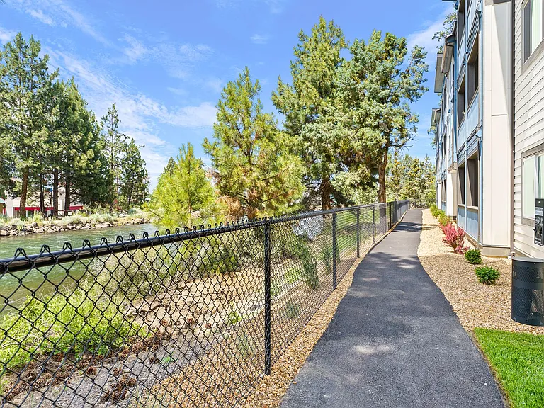Bridgewater Apartments — Photo 67