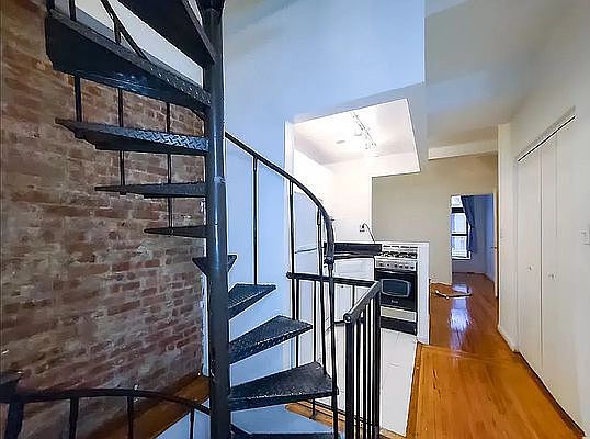 1st image of 40 E 12th St APT 1A
