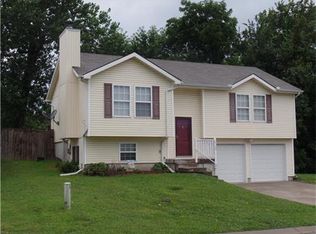 420 N Queen Ridge Ave, Independence, MO 64056