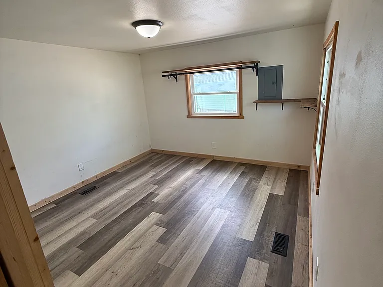 848 Oakwood Dr — Photo 7