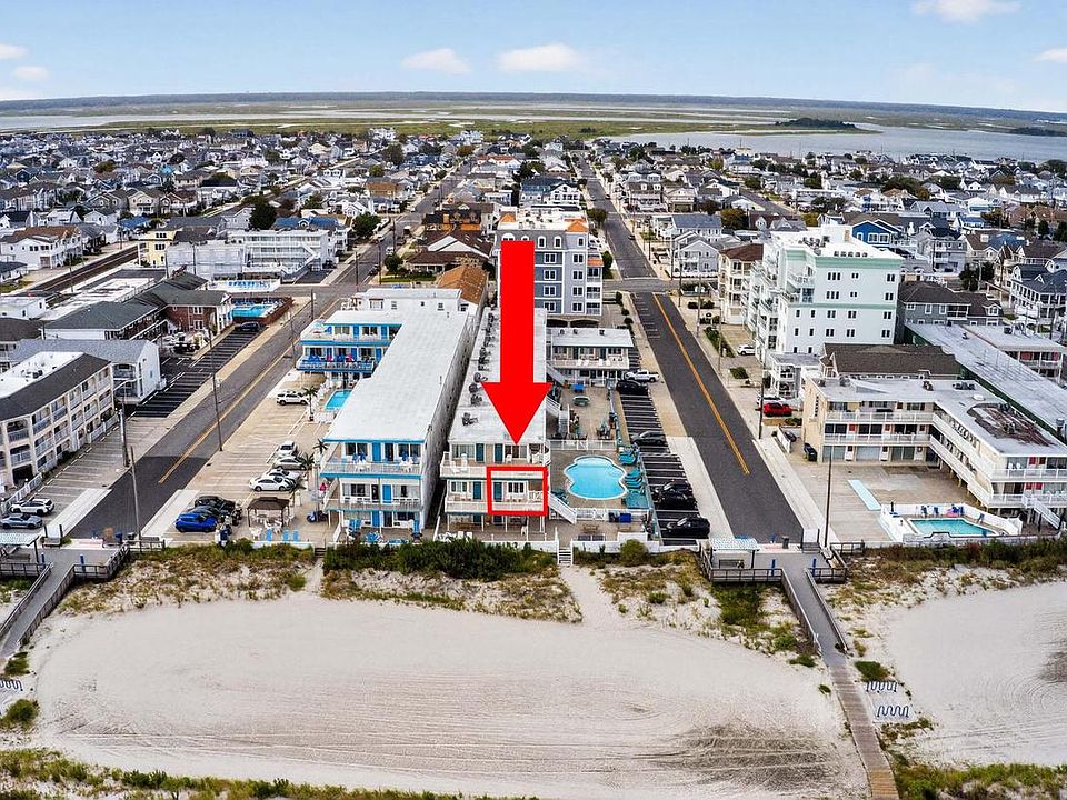 1st image of 406 E Monterey Ave #10-201