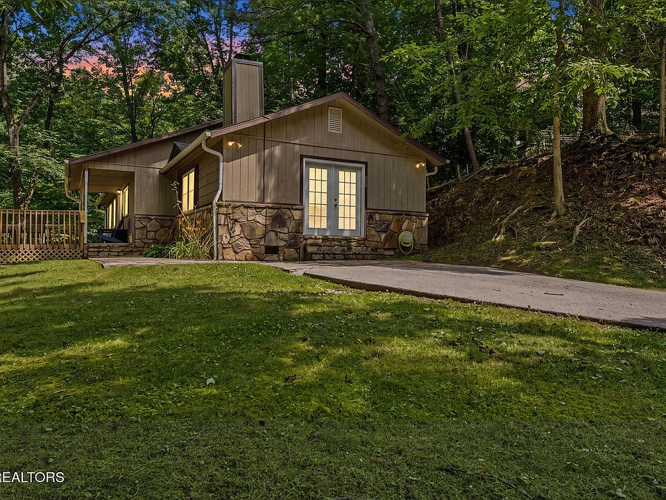 1st image of 1007 S Ridge Pl