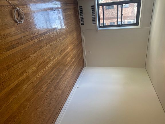 5th image of 2 N Broadway APT 4C