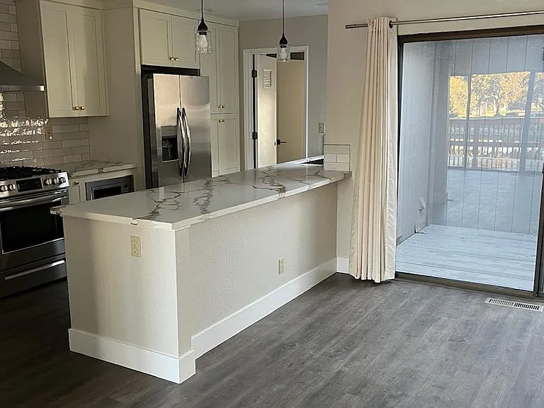 2031 Sand Point Rd — Photo 14