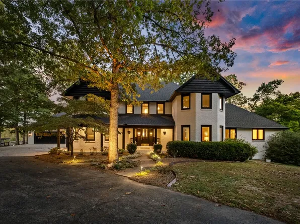 1205 E Hilltop Dr, Rogers, AR 72756