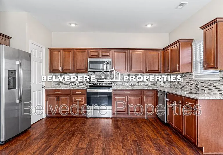 116 Summerland Dr — Photo 14