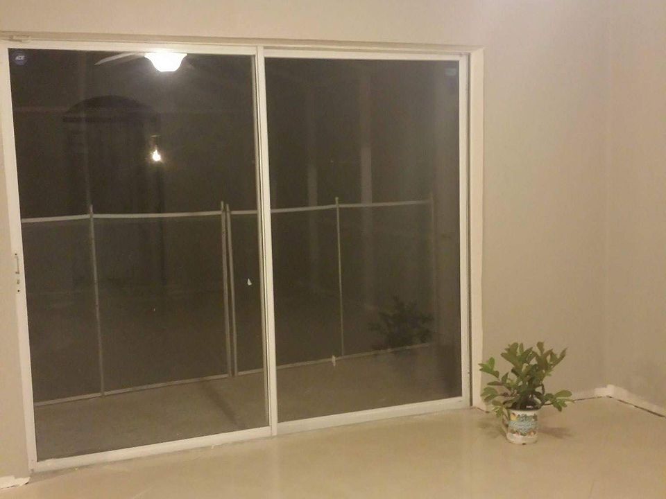 1st image of 901 Stockport Dr