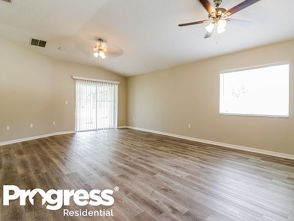 3rd image of 521 Lindsay Anne Ct
