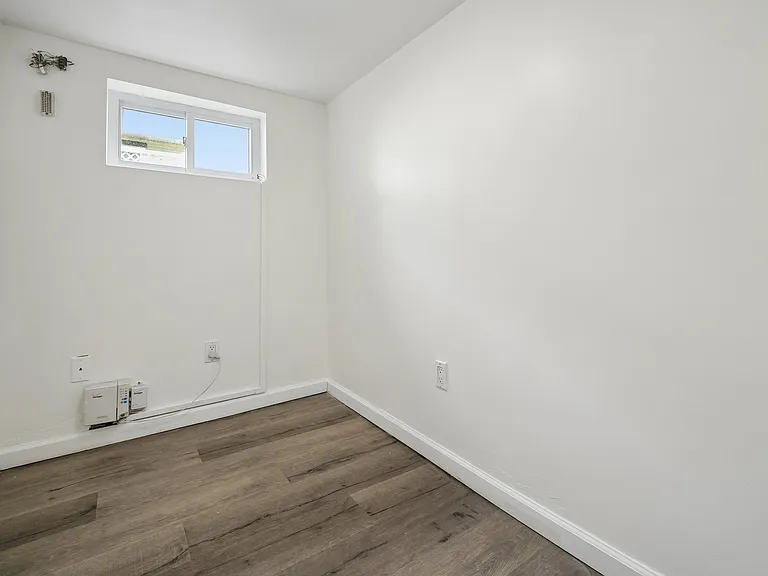 66 W Hobart Gap Rd — Photo 29
