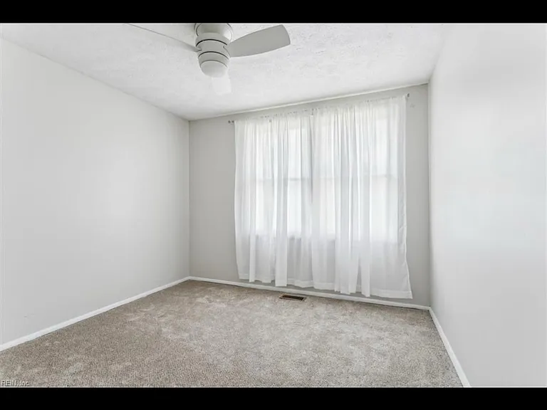 1315 Peabody Dr — Photo 17