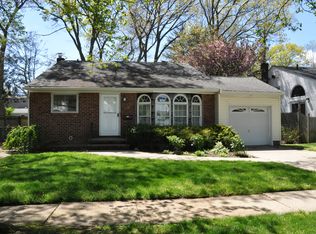 1532 Walnut Ave, North Merrick, NY 11566