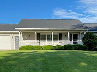 602 S East St, Mount Carroll, IL 61053