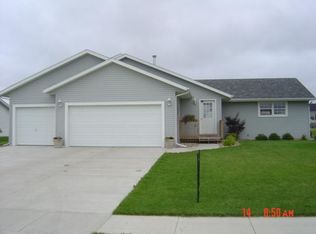 1302 32nd St, Spirit Lake, IA 51360