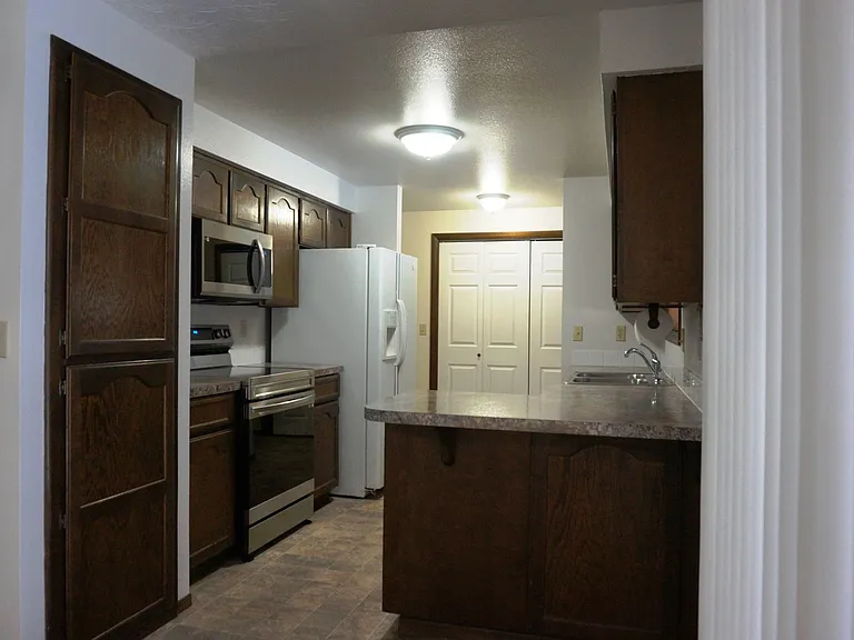 9615-9617 N Indian Trail Rd — Photo 5