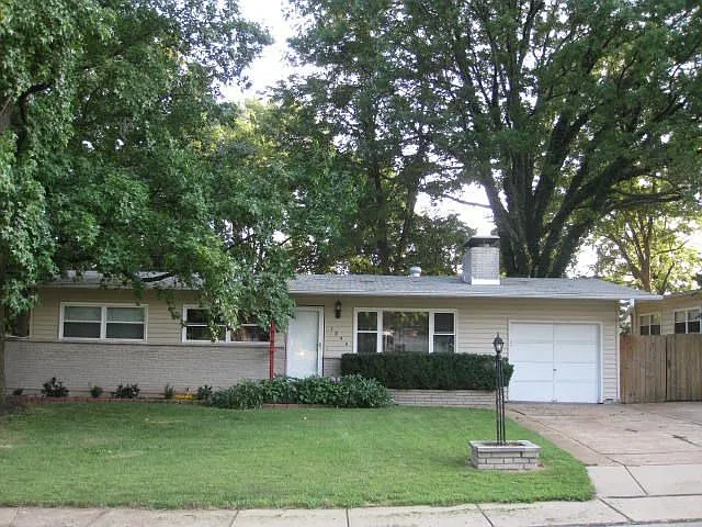 1246 Visitation Dr photo 1