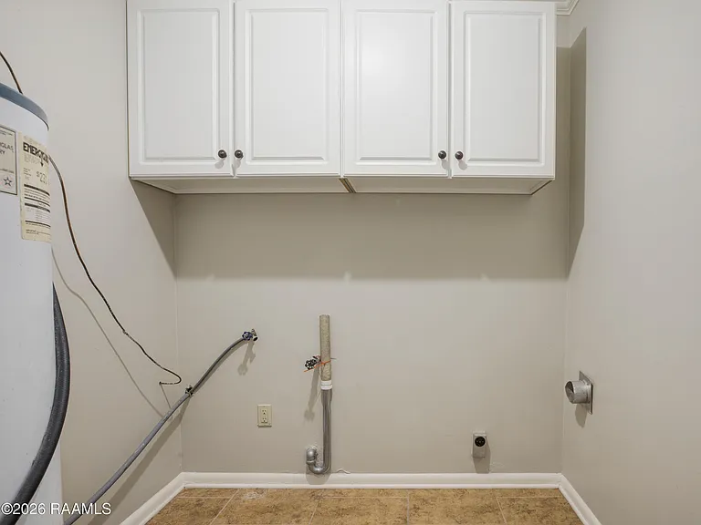 920 Marilyn Dr — Photo 16