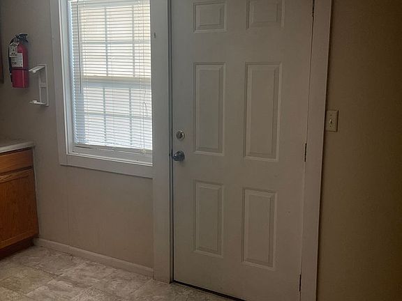 4th image of 405A W Poos Dr