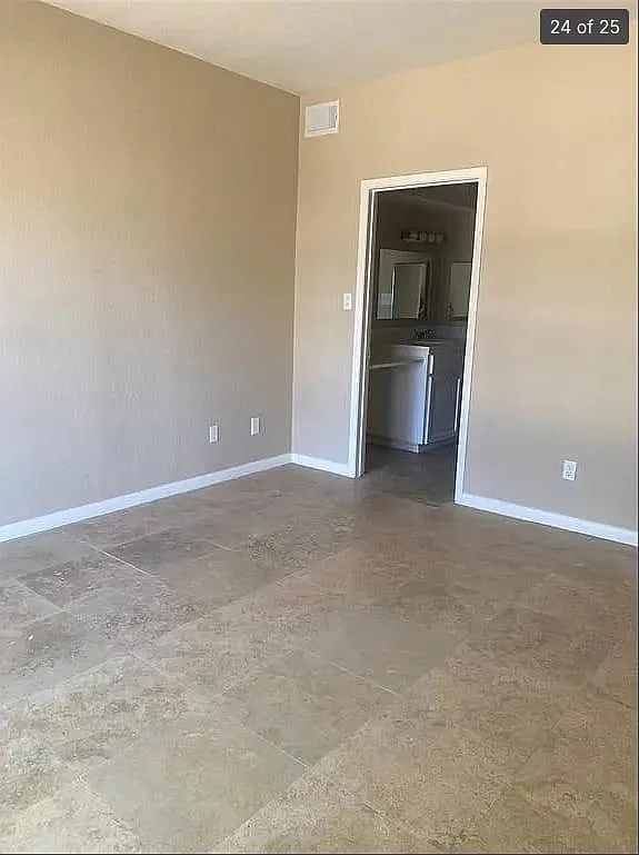 Building Photo - 12380 Sandpiper Dr #403