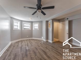 906 W Montrose Ave #G, Chicago, IL 60613
