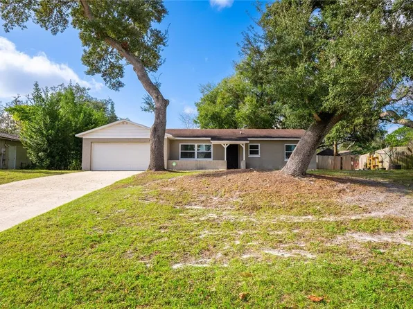 332 Hidden Lake Dr, Sanford, FL 32773