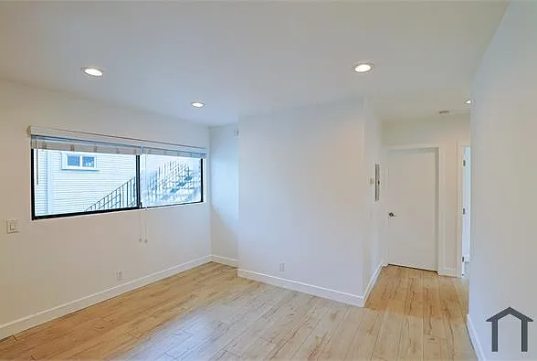 1277 W 23rd St — Photo 7