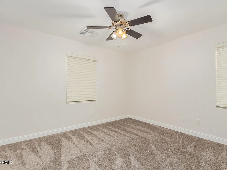 3031 E Harrison St — Photo 22