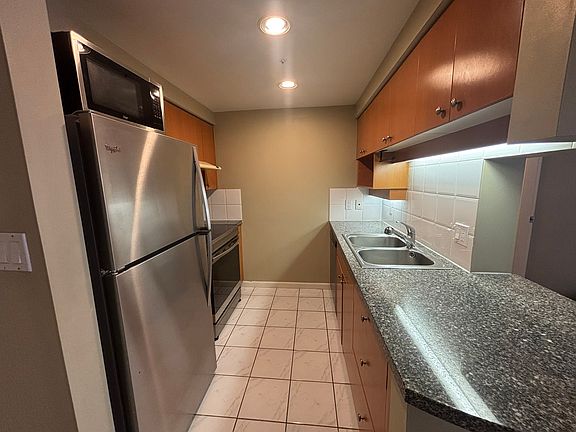 4th image of 199 Drake St #5A