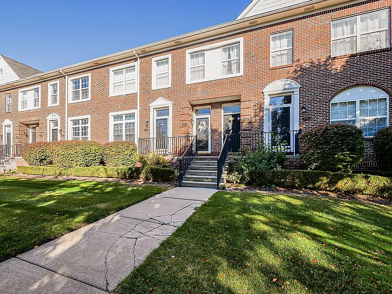 14520 Vauxhall Dr — Photo 19