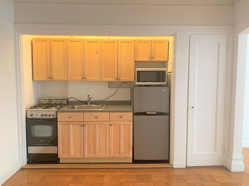 2nd image of 284 5th Ave #6B2