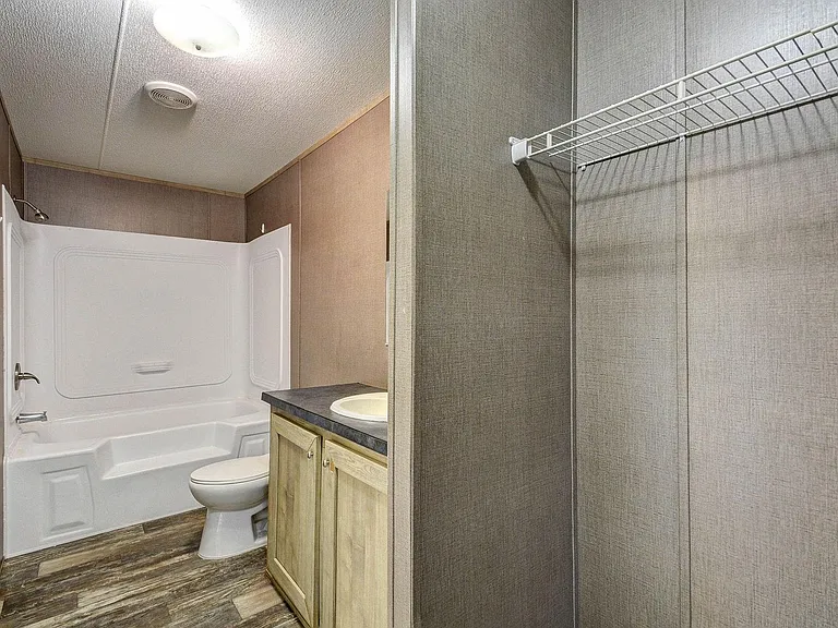 2245 Ben Blvd — Photo 23