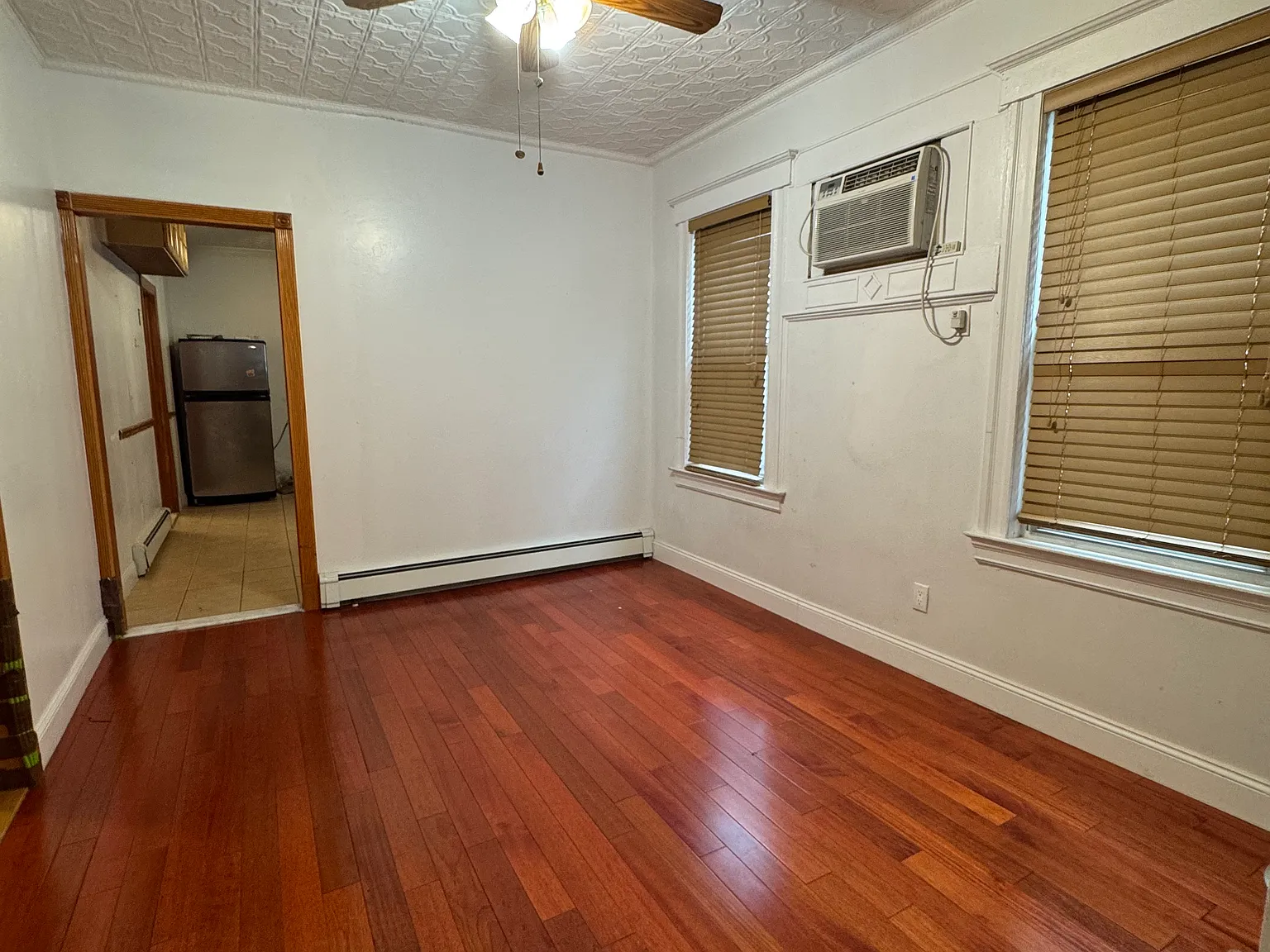 4 bed, 1200 sqft, $3,500 — Photo 3