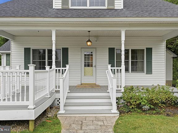 3rd image of 305 Prospect St