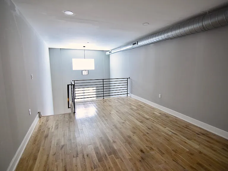 1525 W Girard Ave #105 — Photo 6