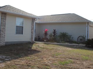 8825 Arlington Pl, Navarre, FL 32566