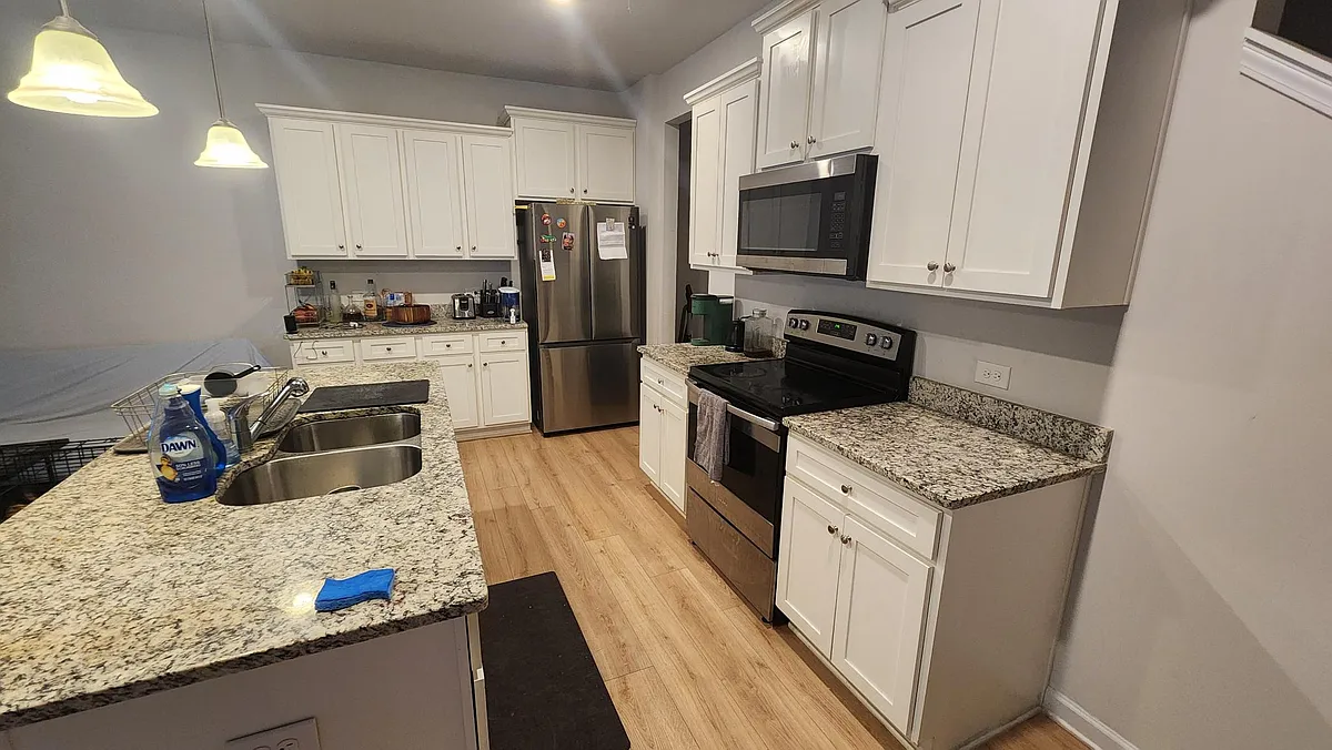 Shared kitchen - 3635 Abbey Way