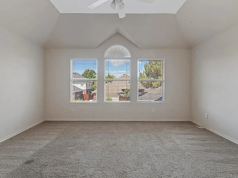9669 Plains Cir — Photo 17