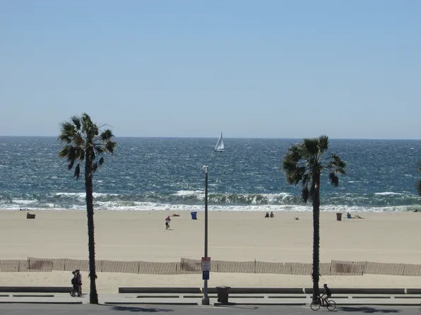 2213 Ocean Ave, Santa Monica, CA 90405