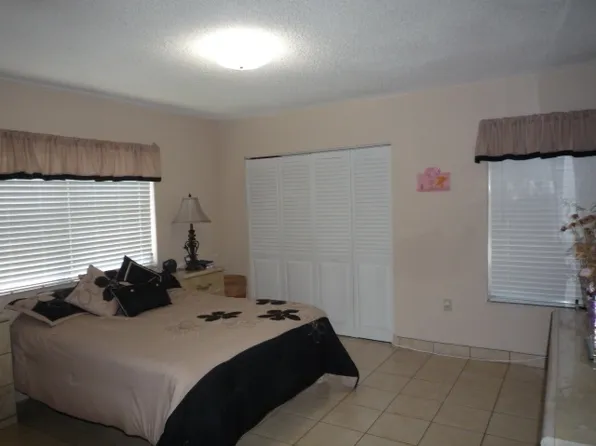 60 SW 115th Ave, Sweetwater, FL 33174
