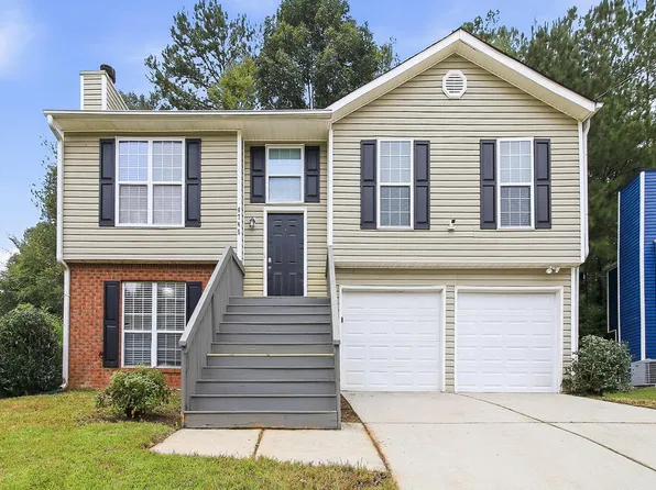 6745 Hiddenlake Dr, Rex, GA 30273