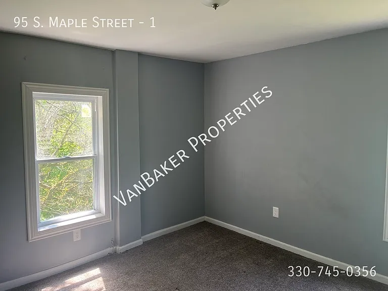 95 S Maple St #1 — Photo 8