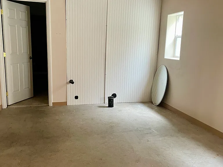 857 W 200 S — Photo 22