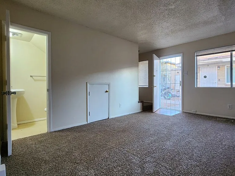 536 Madeira Dr SE — Photo 29