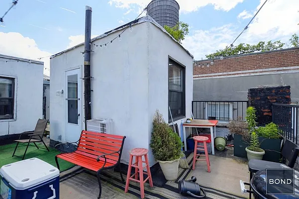 Rented by Bond New York | media 35