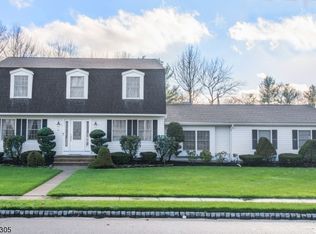 6 Winfield Ct, Fairfield, NJ 07004